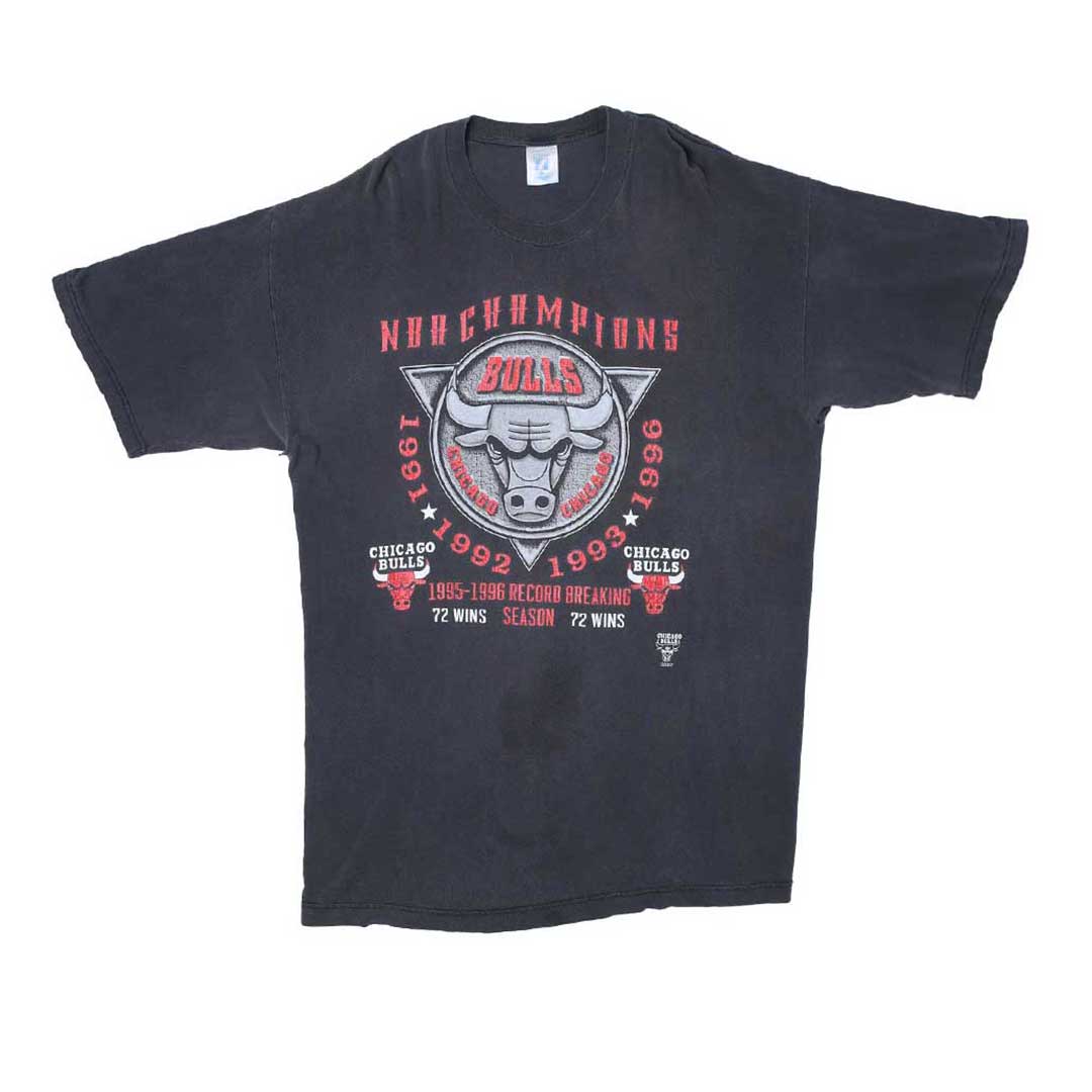 Vintage 90s Chicago Bulls T-Shirt - Glue Store