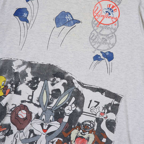 Vintage 90s New York Yankees Looney Tunes T-Shirt
