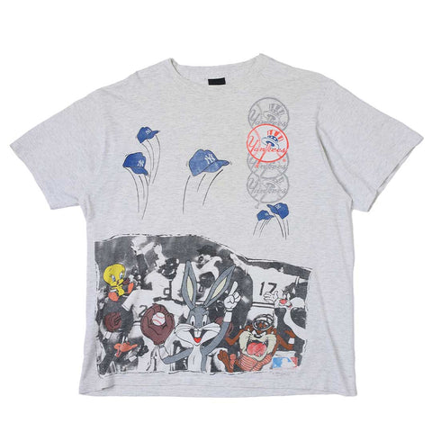 Vintage 90s New York Yankees Looney Tunes T-Shirt
